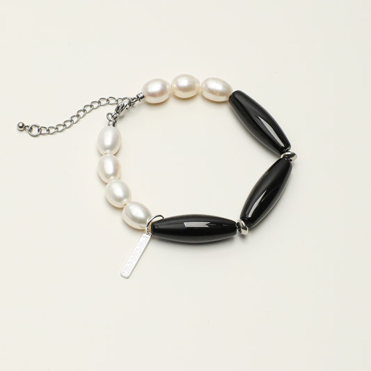 PS2508021 freshwater pearl and black agate adjustable engravable bracelet, full product view